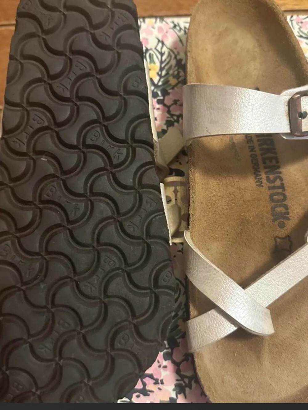 Birkenstock Women's Cream Leather Buckle Sandals